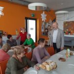 Powitanie Klubu „Uśmiech Seniora” przez Dyrektora Miejskiego Ośrodka Pomocy Społecznej Centrum Opieki Socjalnej Krzysztofa Bejmerta.