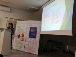 Pani Anna Nowosad prezentuje uczestnikom przygotowany temat