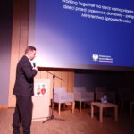 Pan Piotr Bogacki prezentuje uczestnikom przygotowany temat