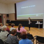 Na zakończenie pracownik MOPS COS opowiada o oszustwach „ na pracownika socjalnego”.