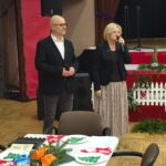 Powitanie Kubów Seniora: „Lokomotywa 60+” i „Uśmiech Seniora” przez zastępcę dyrektora Miejskiego Domu Kultury w Zduńskiej Woli panią Joannę Sychniak-Paterek